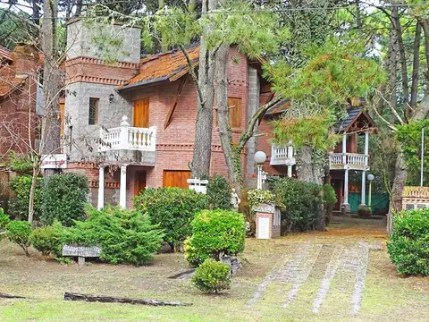 COMPLEJO DE 3 CABAÑAS EN VENTA EN COSTA DEL ESTE. PARTIDO DE LA COSTA.