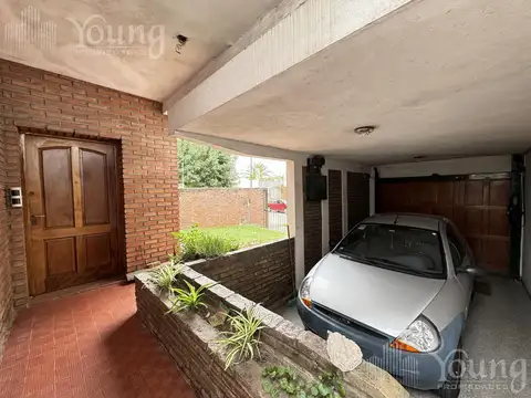 Casa 3 ambientes con 2 baños