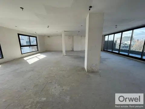 Oficina en Venta con 3 cocheras