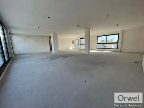 Oficina Monoambiente con 4 baños