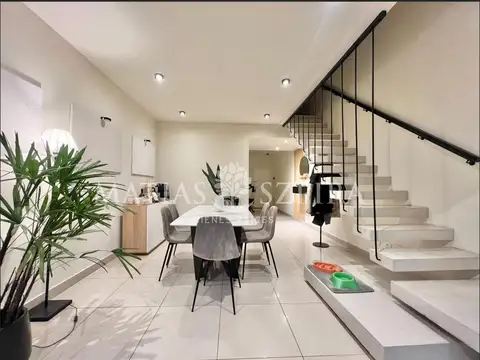 Triplex 4 ambientes minimalista en Ituzaingo