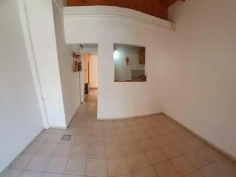 Depto Tipo Casa en Alquiler de 2 ambientes
