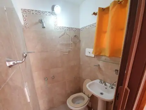 Depto Tipo Casa en Alquiler 40 años