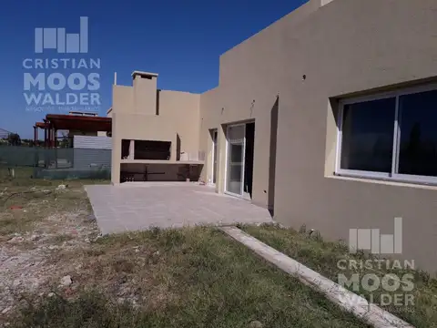 Casa 5 ambientes con 3 baños