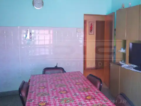 Casa 4 ambientes con 1 baño