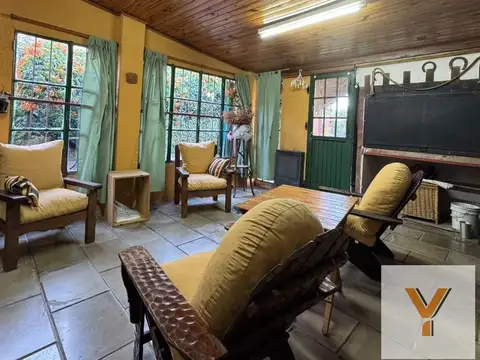 Casa 5 ambientes con 2 baños
