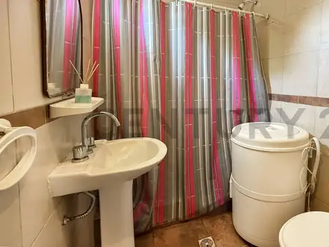 Venta de casa con jardin apto credito, Barrio Juramento, Mar del Plata.