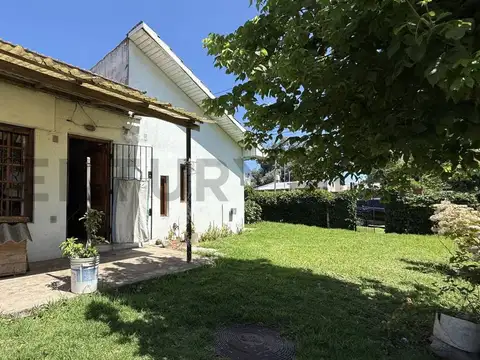 Venta de casa con jardin apto credito, Barrio Juramento, Mar del Plata.