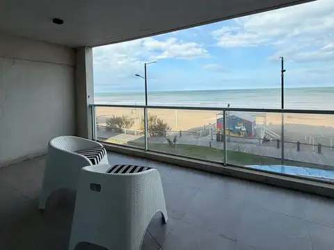 SEMIPISO EN VENTA FRENTE AL MAR EN MONTE HERMOSO
