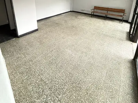 Local en Alquiler Via Púb.