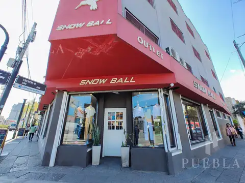 ALQUILER DE LOCAL COMERCIAL DE 1.600M2 EN EXCELENTE ESTADO EN UNA UBICACIÓN PRIVILEGIADA 