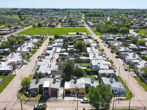 Casa 4 ambientes con 1 baño