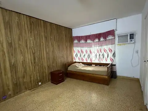 Casa 9 ambientes con 3 baños