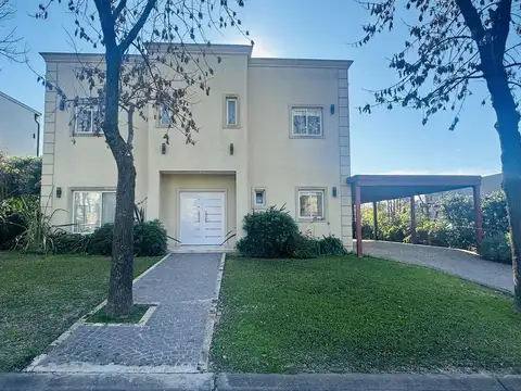 Casa 5 Ambientes con Piscina - Barrio Santa Guadalupe