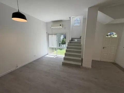 Casa 4 ambientes con 1 baño