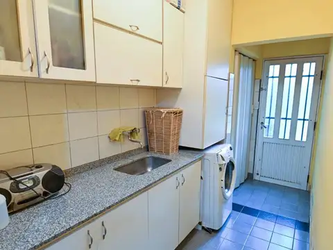 Casa 3 dormitorios con patio y pileta