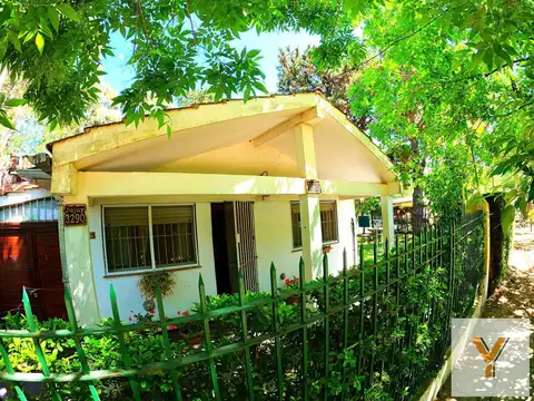 Casa en venta - 2 Dormitorios 1 Baño - San Bernardo del Tuyú