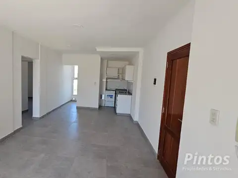Sarmiento (e/ Entre Ríos y Moreno)