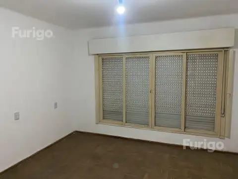 Casa 5 ambientes con 1 baño
