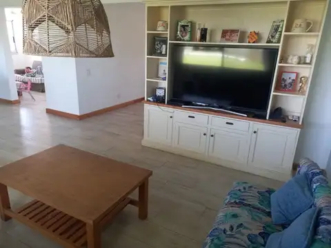 Casa en Alquiler Temporal con 1 cochera