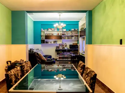 Casa en Venta con 3 cocheras