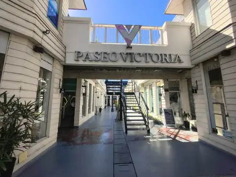 VENTA LOCAL GALERIA VICTORIA - FUNES