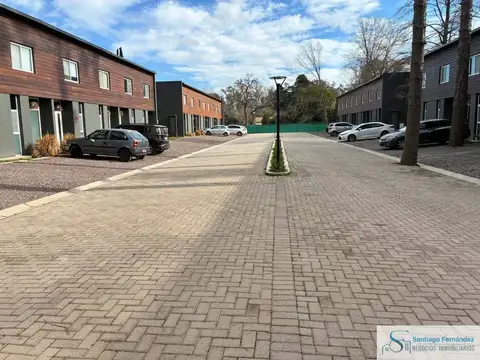 Dúplex en venta c/ cochera en Robles del Monarca