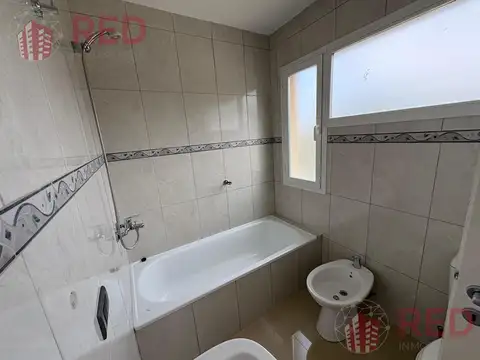 Depto Tipo Casa 4 ambientes con 2 baños