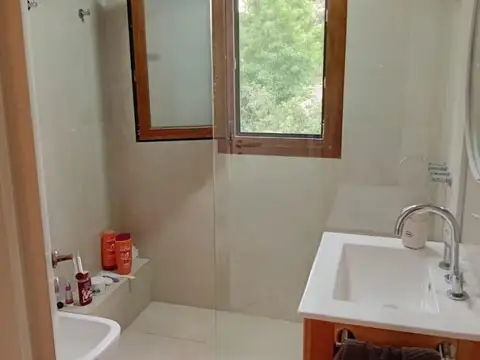 Casa en Venta con 5 cocheras