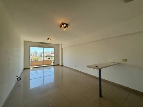 Departamento monoambiente al contra frente con balcón. Apto profesional!
