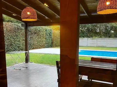 Venta casa Quinta con Pileta en B° Union Ezeiza