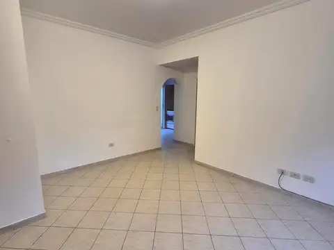 Depto Tipo Casa en Alquiler en Villa Luro, $ 850.000