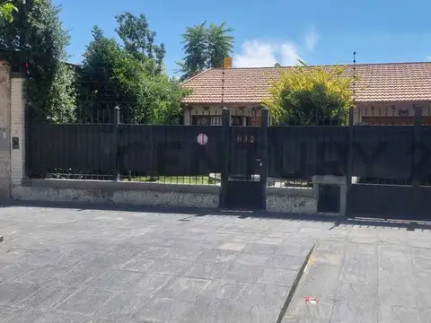 Casa 4 ambientes con 1 baño