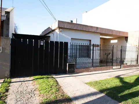 CASA DE 2 DORMITORIOS + DEPTO INTERNO