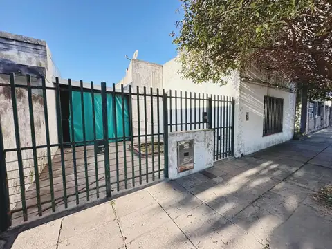 VENTA CASA LA EMILIA 2 HAB COCHERA SAN NICOLAS