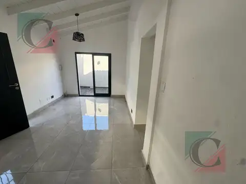 Depto Tipo Casa en Venta en Lanus Oeste, USD 60.000