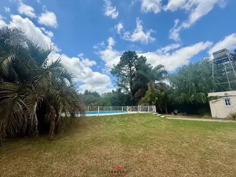 Casa en Venta con 2 cocheras