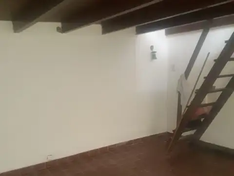 Depto Tipo Casa en Alquiler 80 años