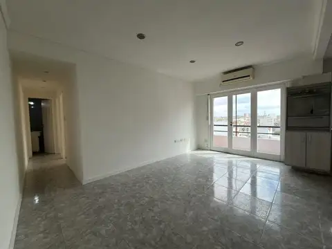 Departamento 3 ambientes con balcón corrido al frente en alquiler, Zona Nueva Pompeya - Dorrego 1000