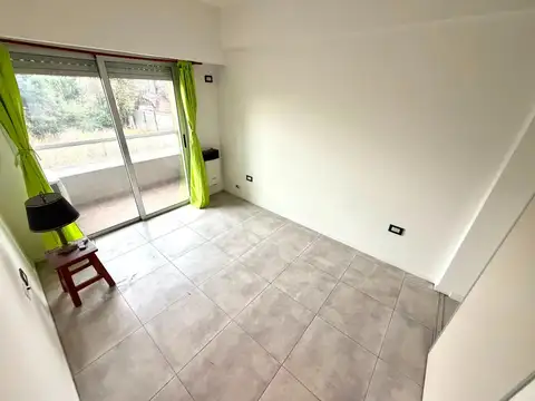 Departamento 3 ambientes en excelente estado y ubicación.