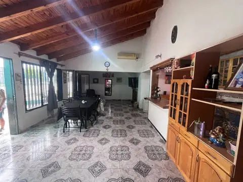 VENTA CASA DUPLEX 5 HABITACIONES LUJAN DE CUYO