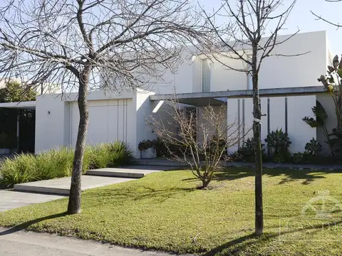 Av. Santa María de las Conchas al 4200