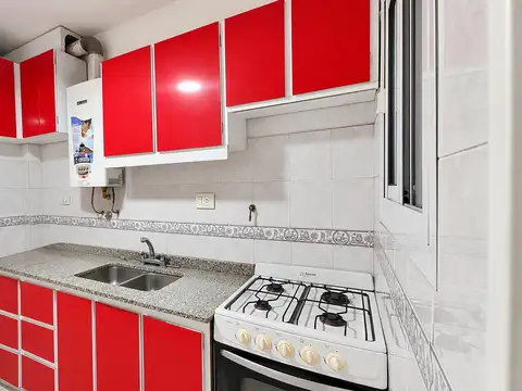 Av Fondo de la Legua 2400, Piso 1