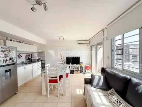 Venta Departamento 2 Ambientes con balcon y cochera en Haedo Sur.