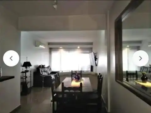 Venta semipiso de 4 ambientes, con balcón al frente, en Caballito