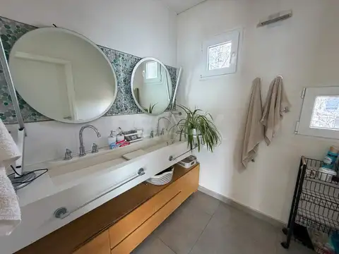 Casa en Alquiler con 1 cochera