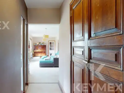 Casa en Venta con 4 cocheras