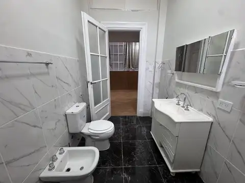 3 ambientes reciclado a nuevo | Cocina independiente | Av. Caseros y Piedras
