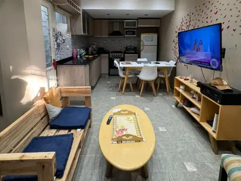 Ph 2 amb en planta baja, con patio con cerramiento y lavadero * Modernizado * No paga expensas