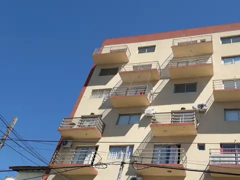 2 AMBIENTES AMPLIO, CON PATIO TERRAZA.